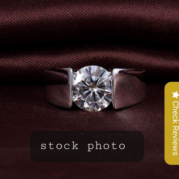 Doveggs Moissanite Ring - Picture 3 of 8